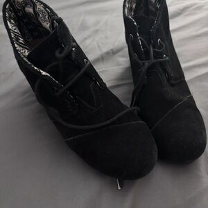 Toms Women's Black Suede Ankle Booties